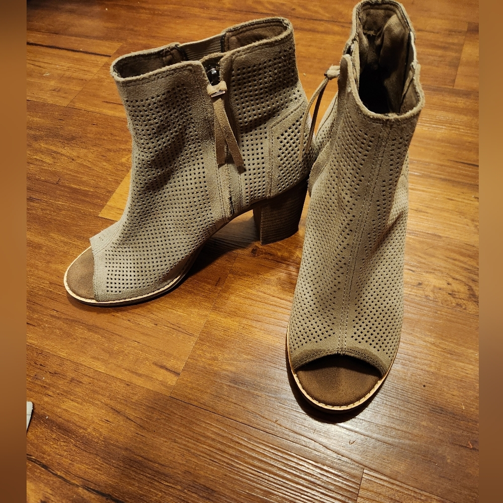 Toms Peep-Toe Heeled Boots